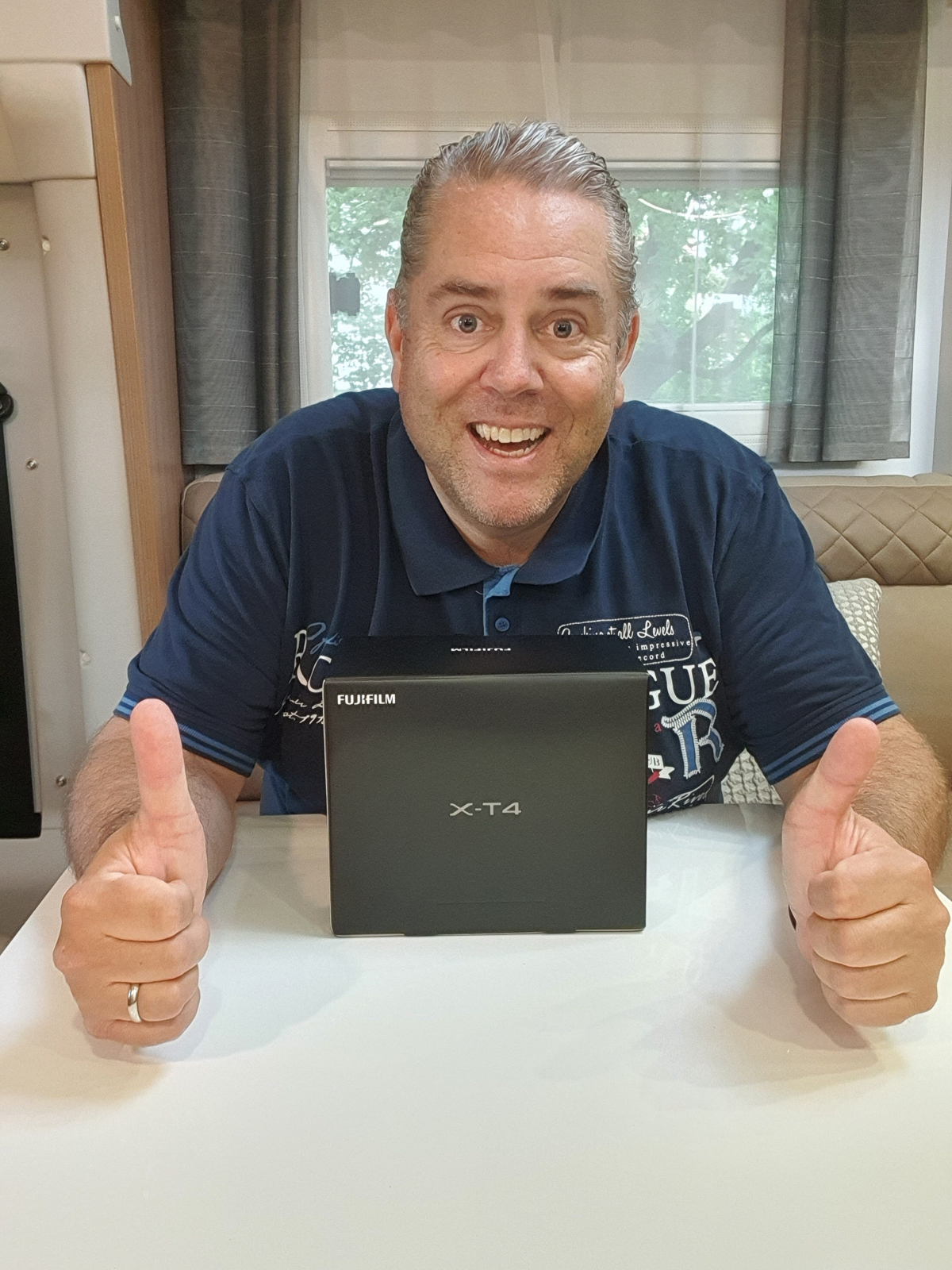 Fujifilm X-T4: Erster Eindruck und Unboxing