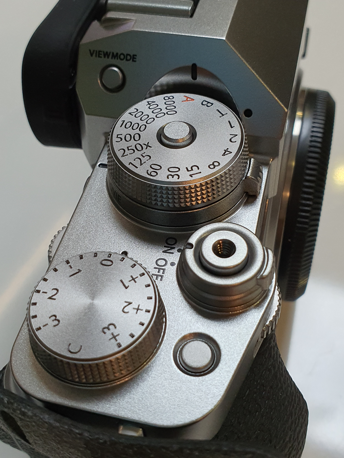 Fujifilm X-T4: Erster Eindruck und Unboxing