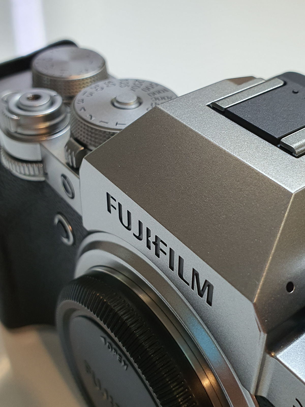 Fujifilm X-T4: Erster Eindruck und Unboxing