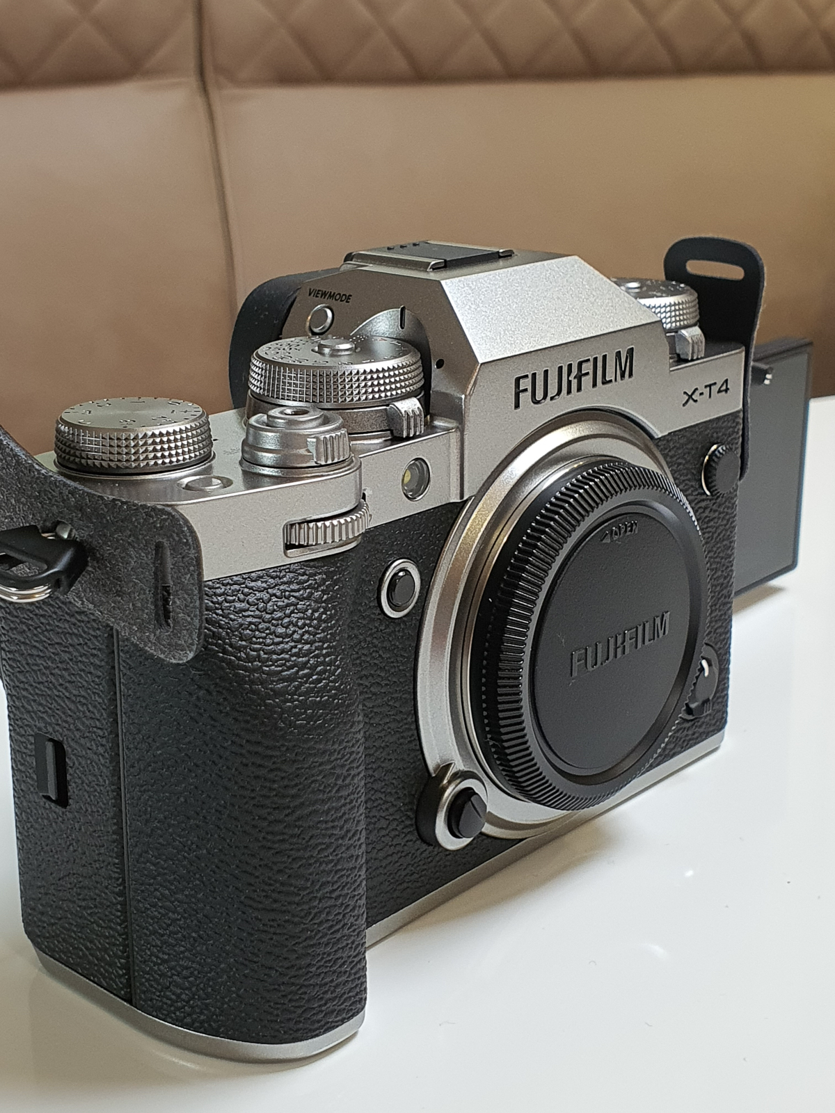 Fujifilm X-T4: Erster Eindruck und Unboxing